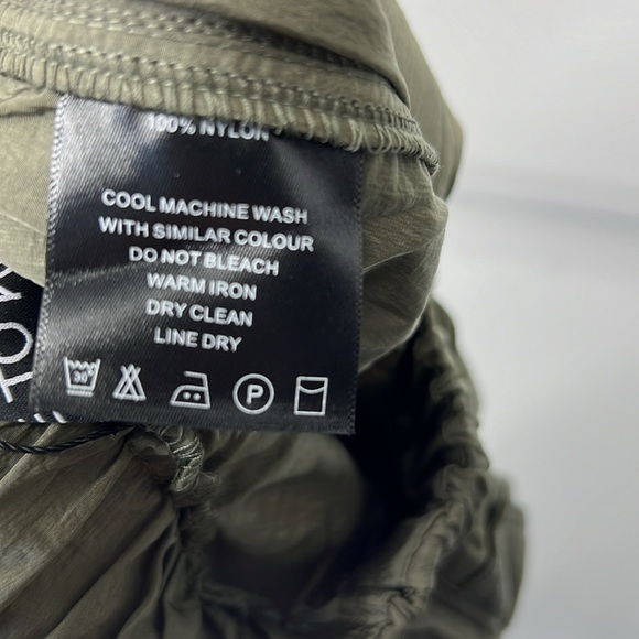 Luxe to kill NWT women’s parachute pants 2 - Picture 9 of 9